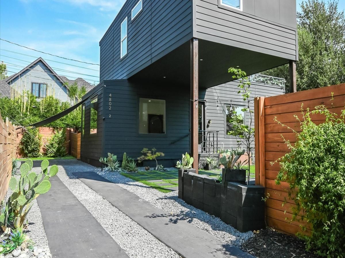 MLS #1068604 image #0