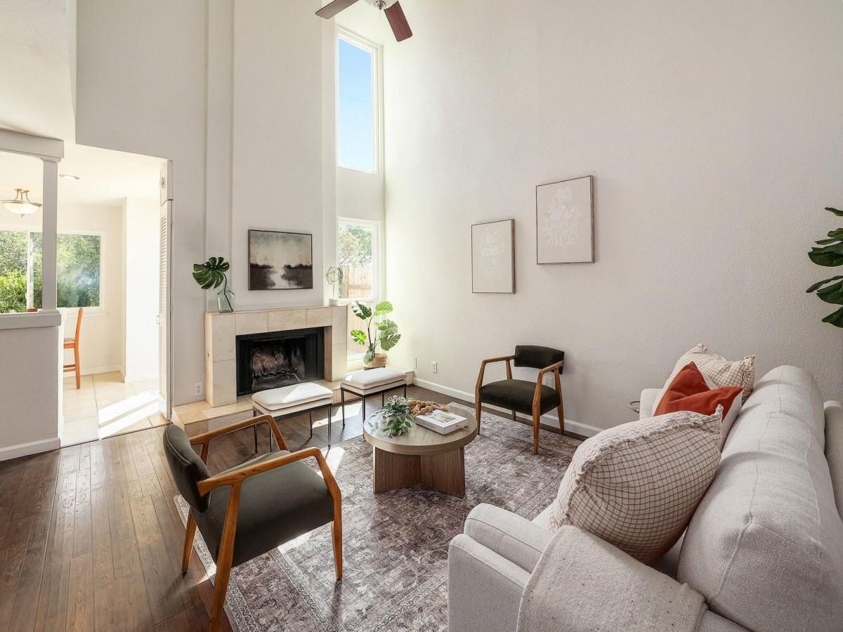 MLS #1095335 image #0