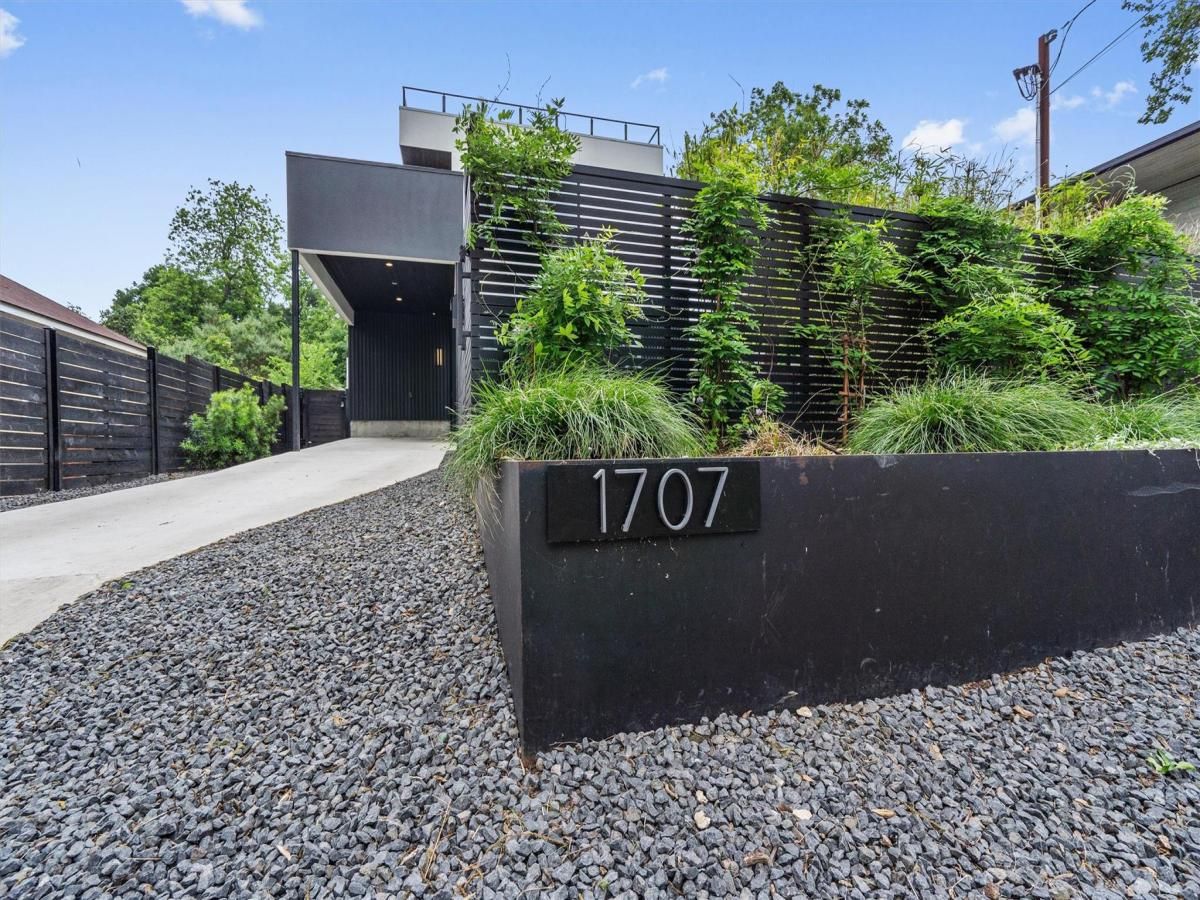 MLS #1206830 image #0