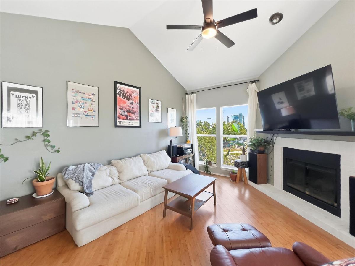 MLS #1391177 image #0