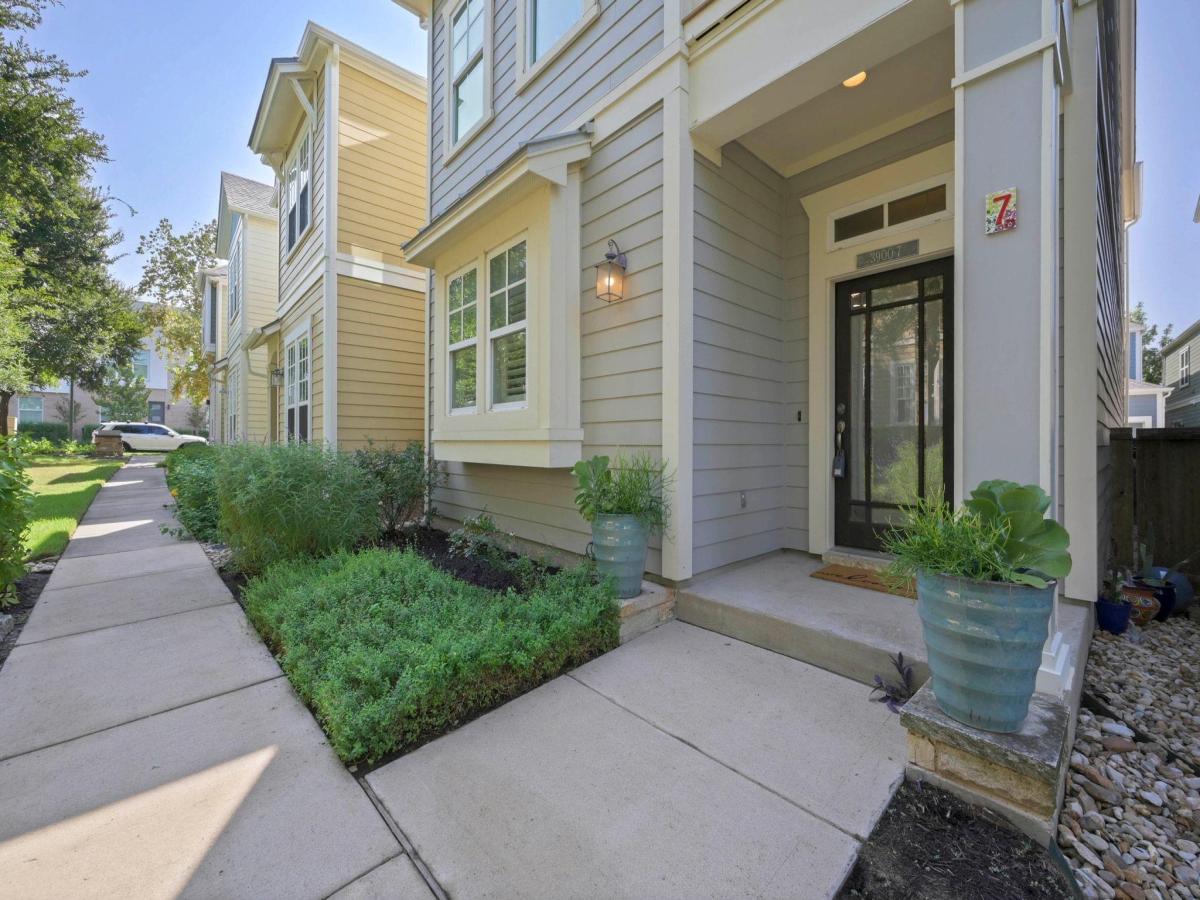 MLS #1838276 image #0