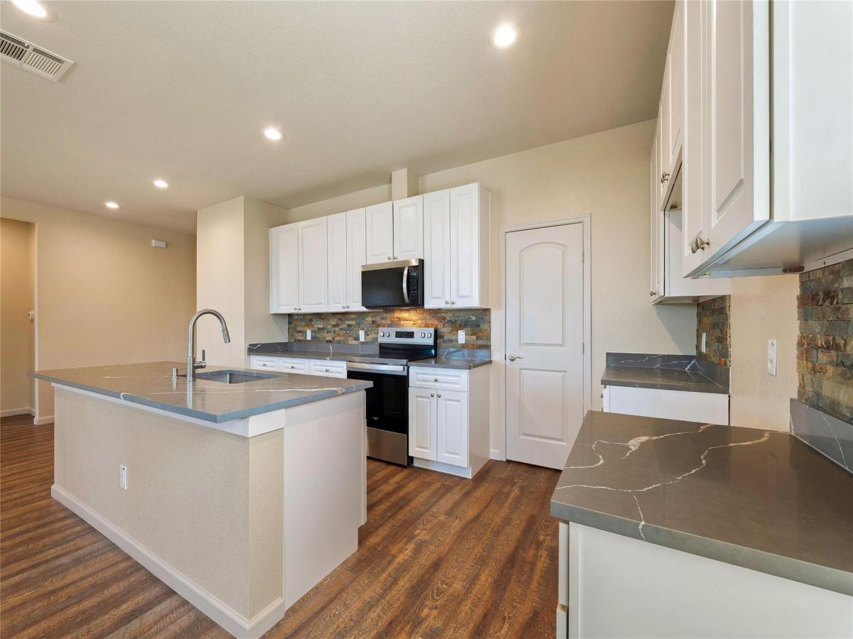 MLS #1890853 image #0