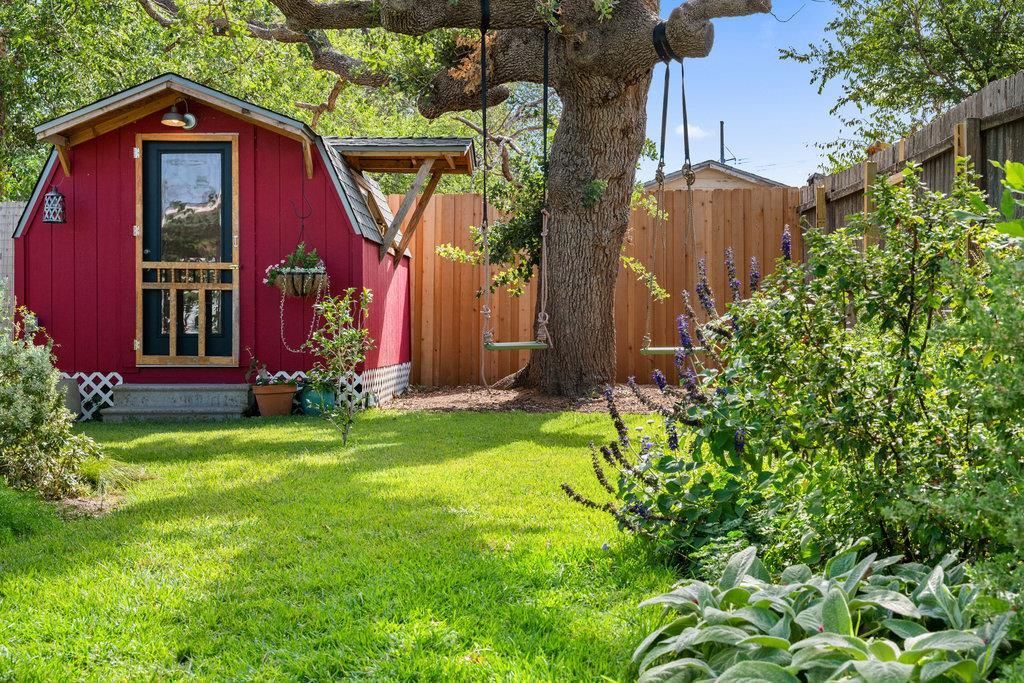 MLS #1944839 image #0