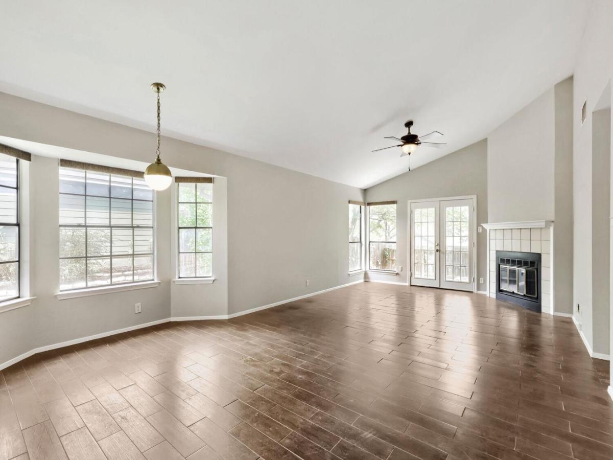 MLS #1954385 image #0