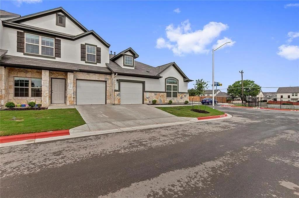 MLS #2046786 image #0