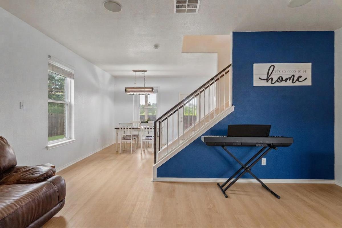 MLS #2072955 image #0