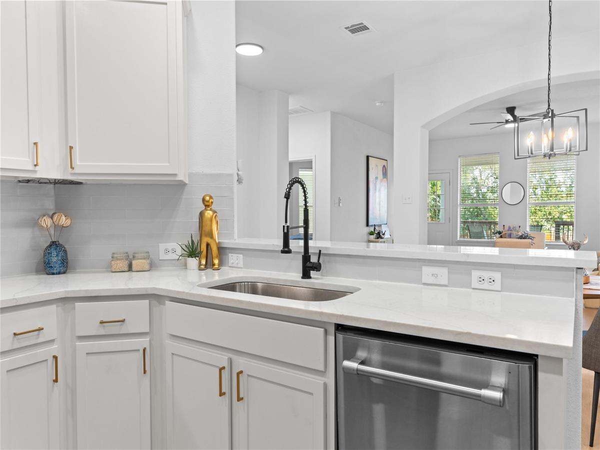 MLS #2115235 image #0