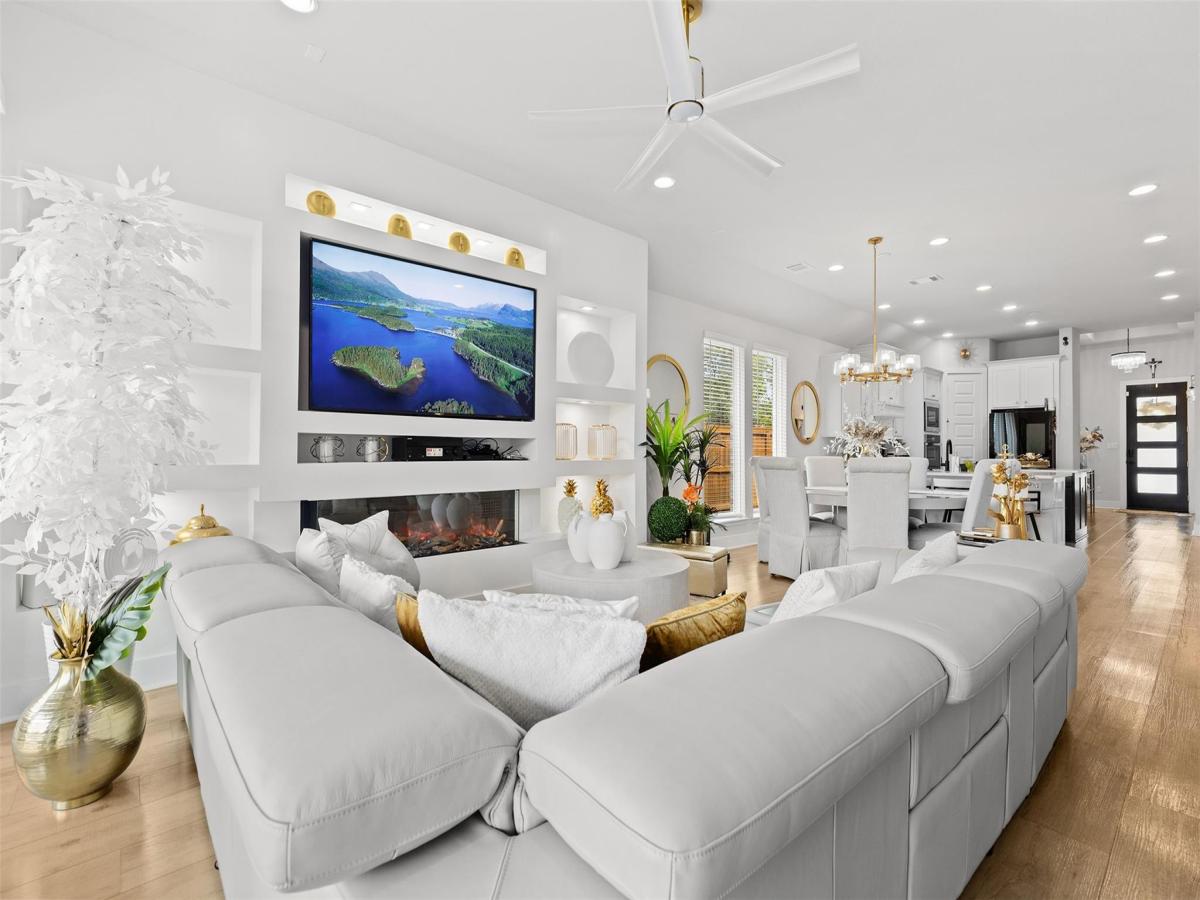 MLS #2116578 image #0