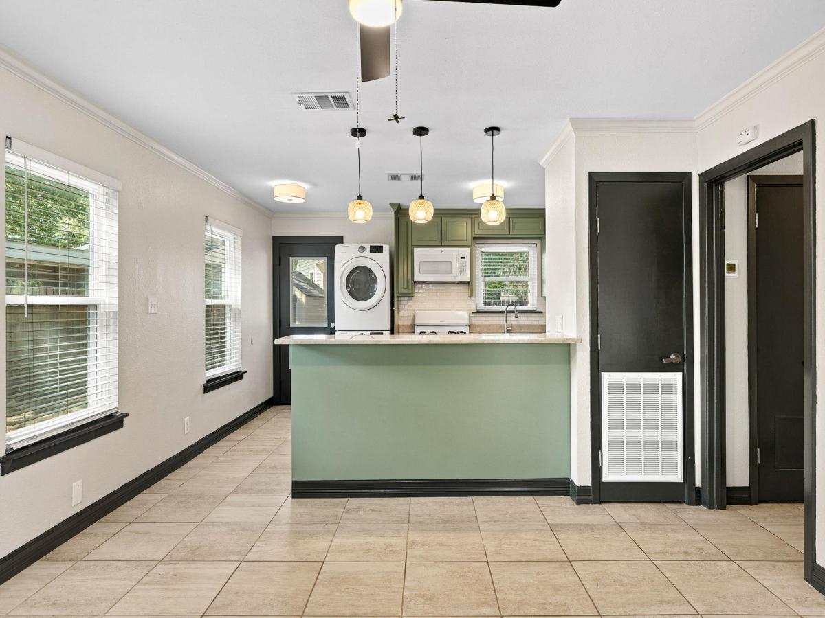 MLS #2140954 image #0