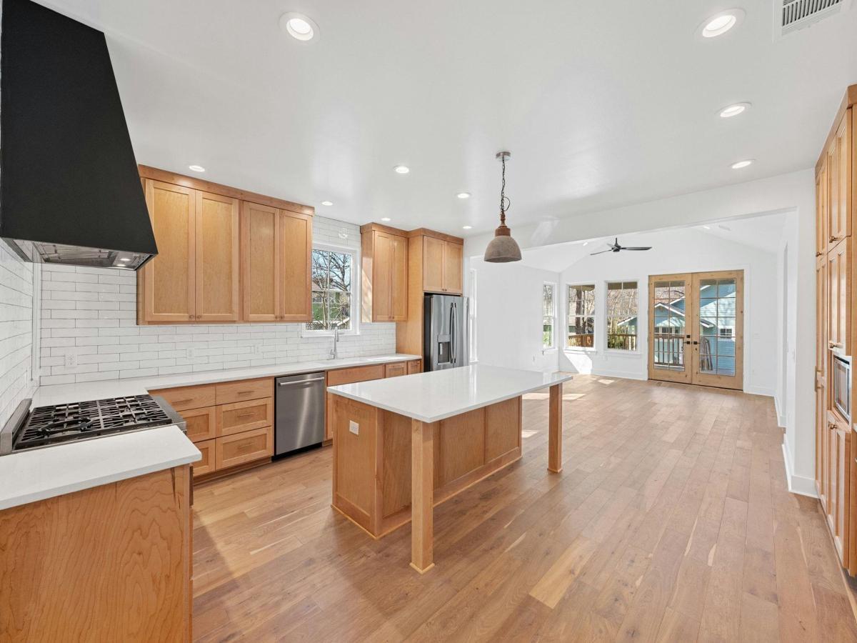 MLS #2158781 image #0