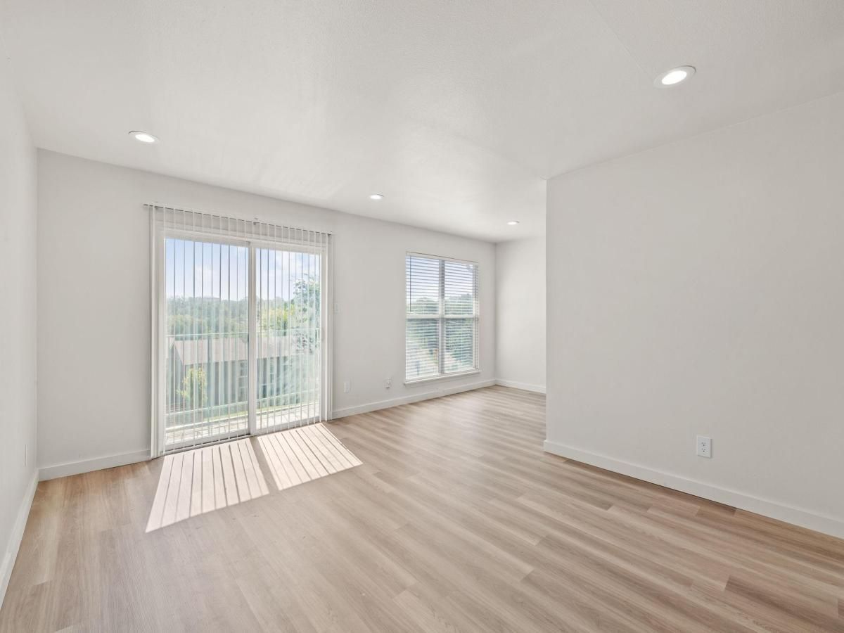 MLS #2214176 image #0