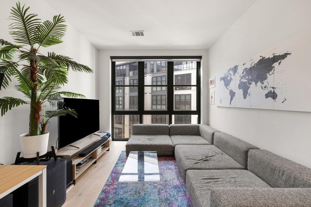 MLS #2296795 image #0