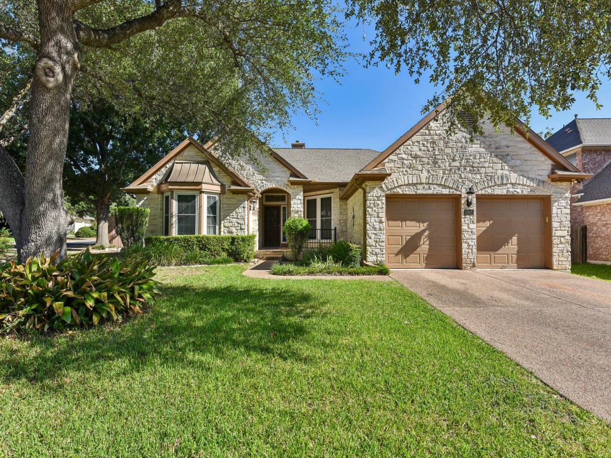 MLS #2301963 image #0