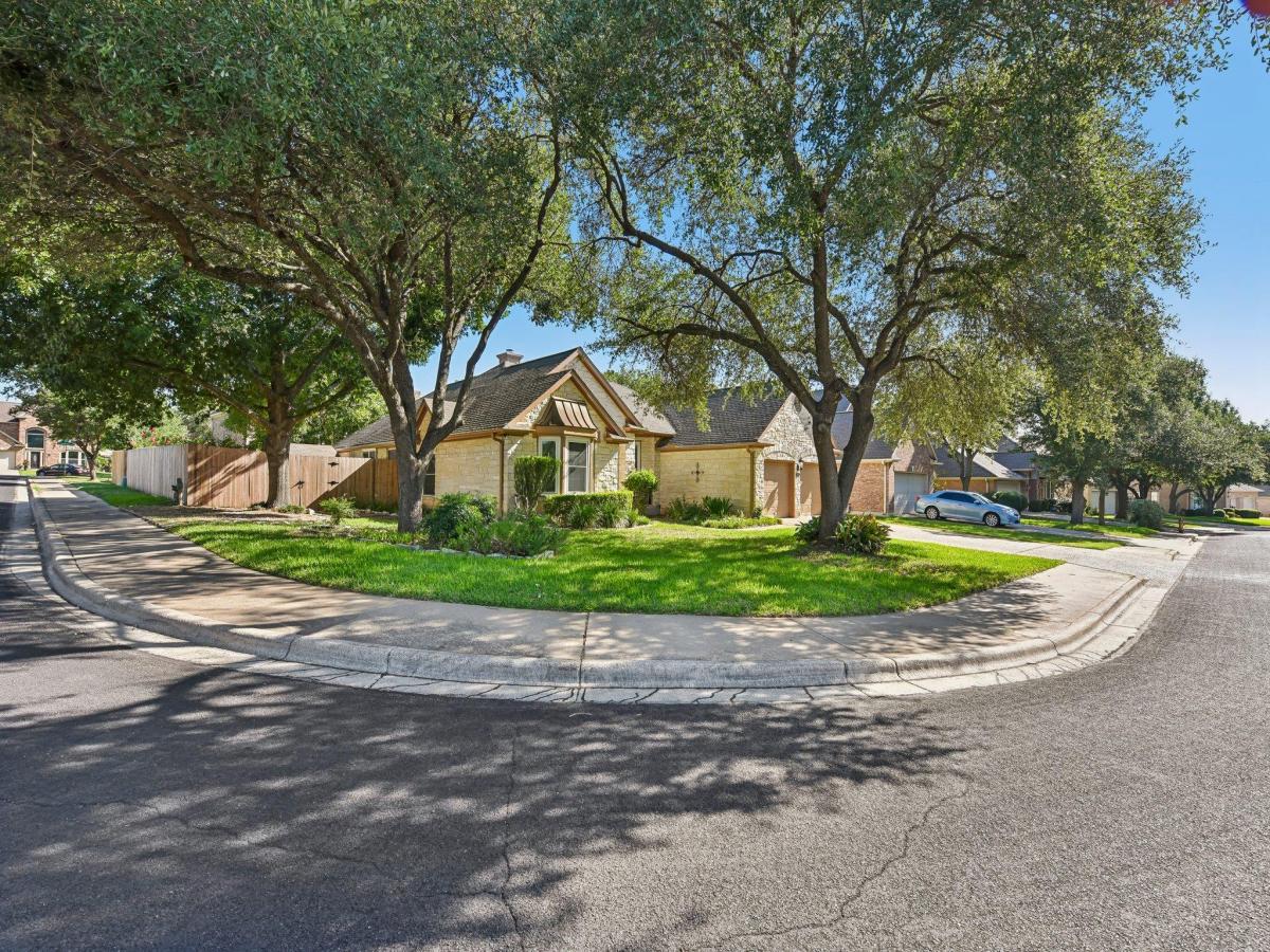 MLS #2301963 image #0