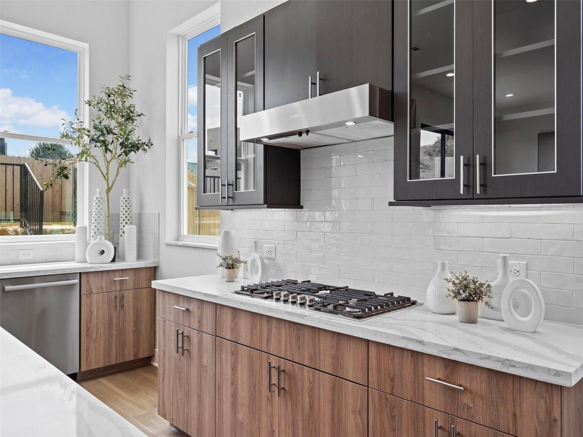 MLS #2311073 image #0