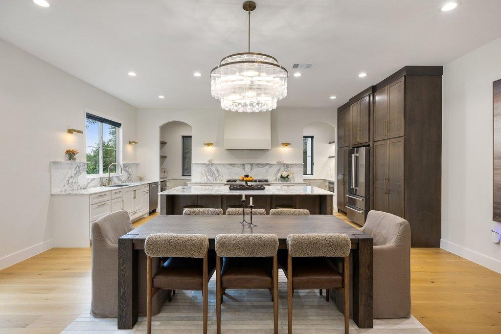 MLS #2390877 image #0