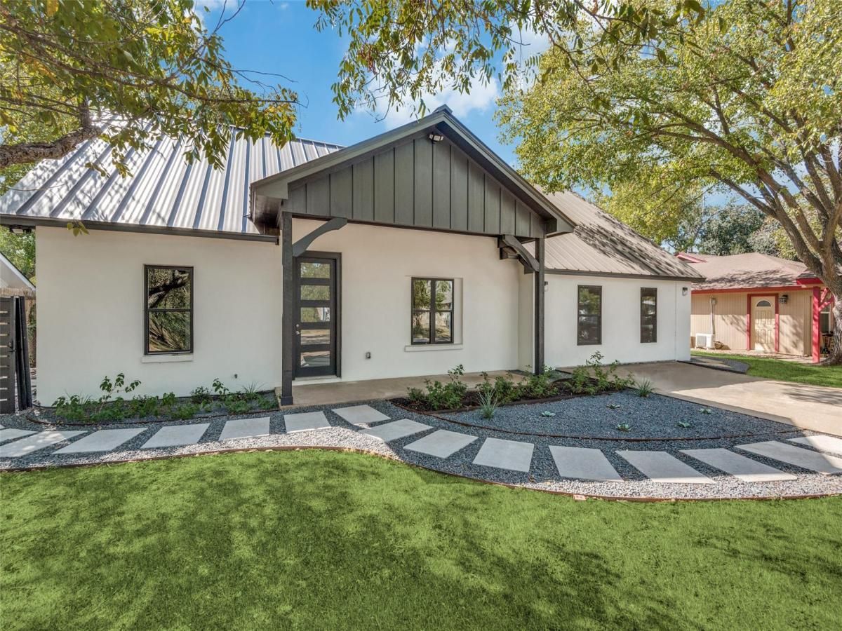 MLS #2401374 image #0