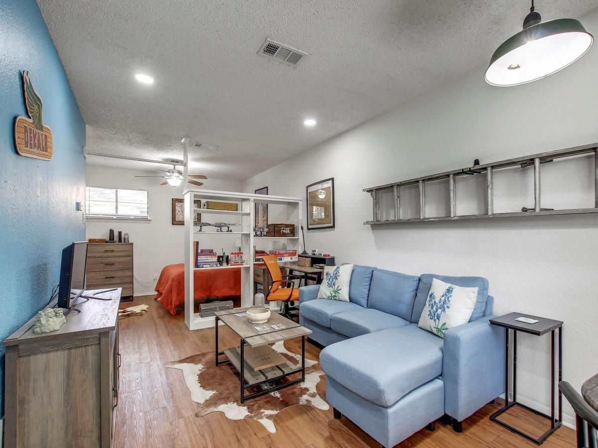 MLS #2412759 image #0