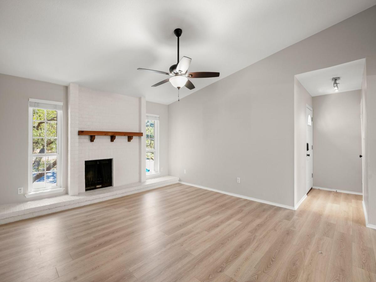 MLS #2416685 image #0