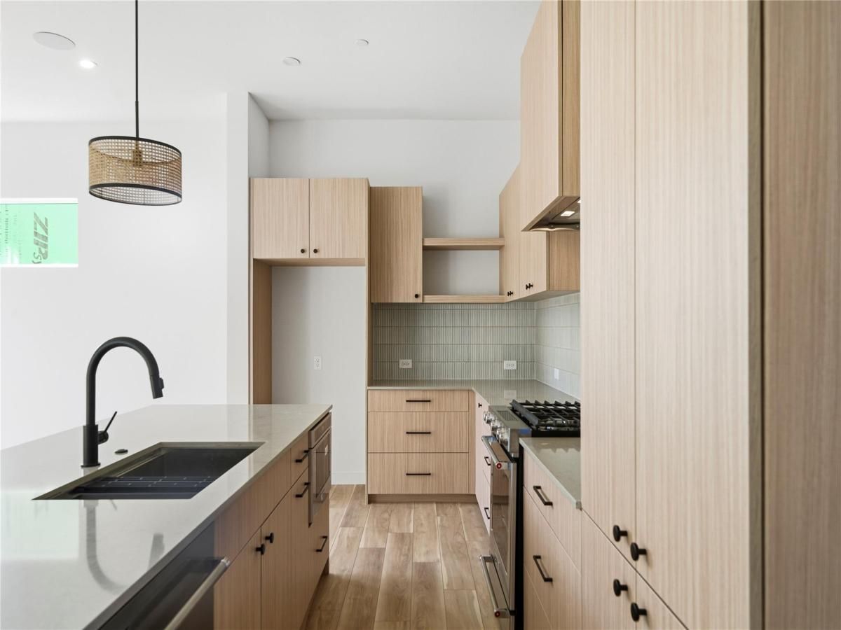 MLS #2586790 image #0