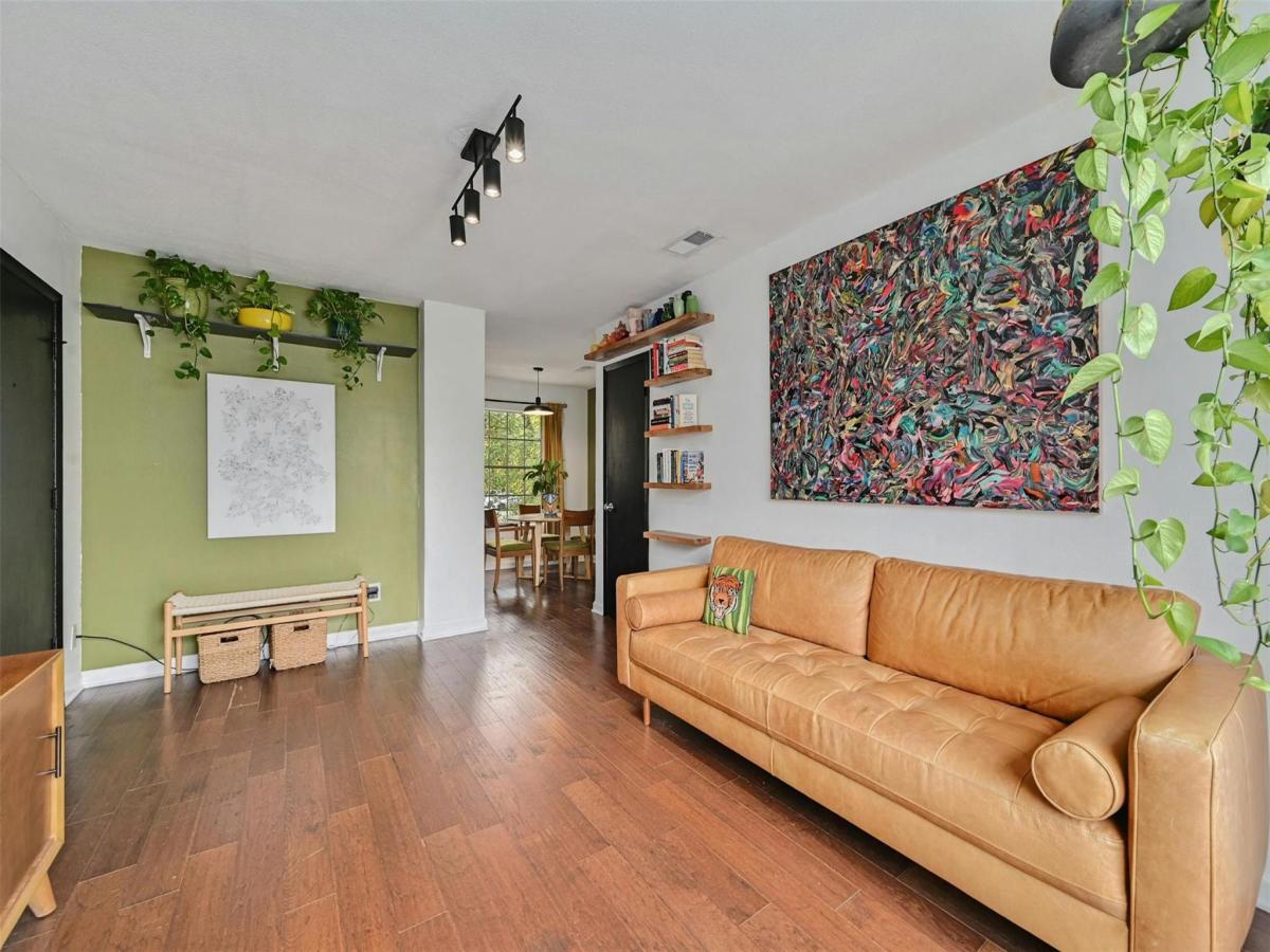 MLS #5909842 image #0