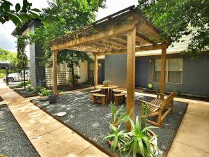 MLS #6798896 image #0