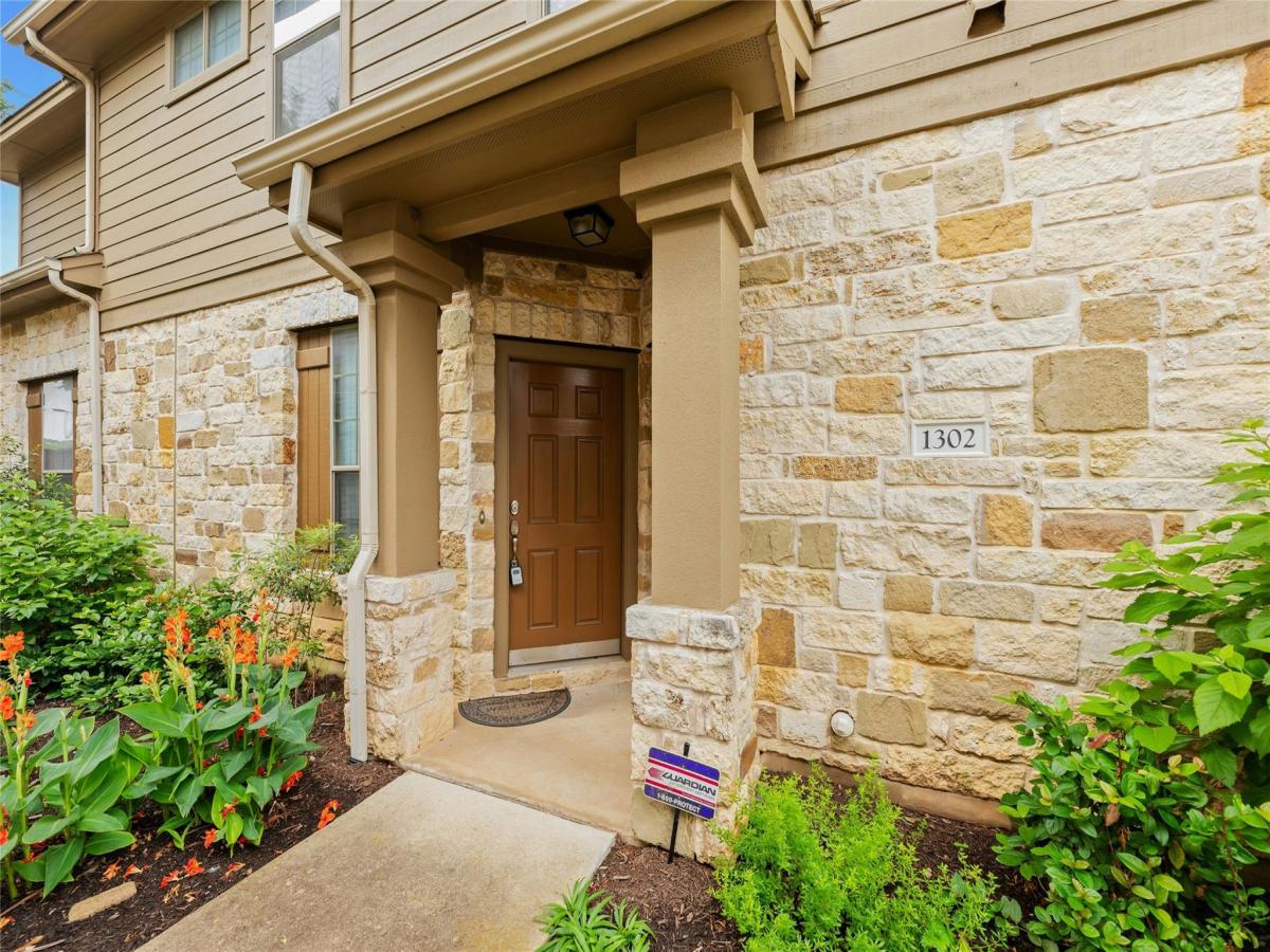 MLS #6890832 image #0