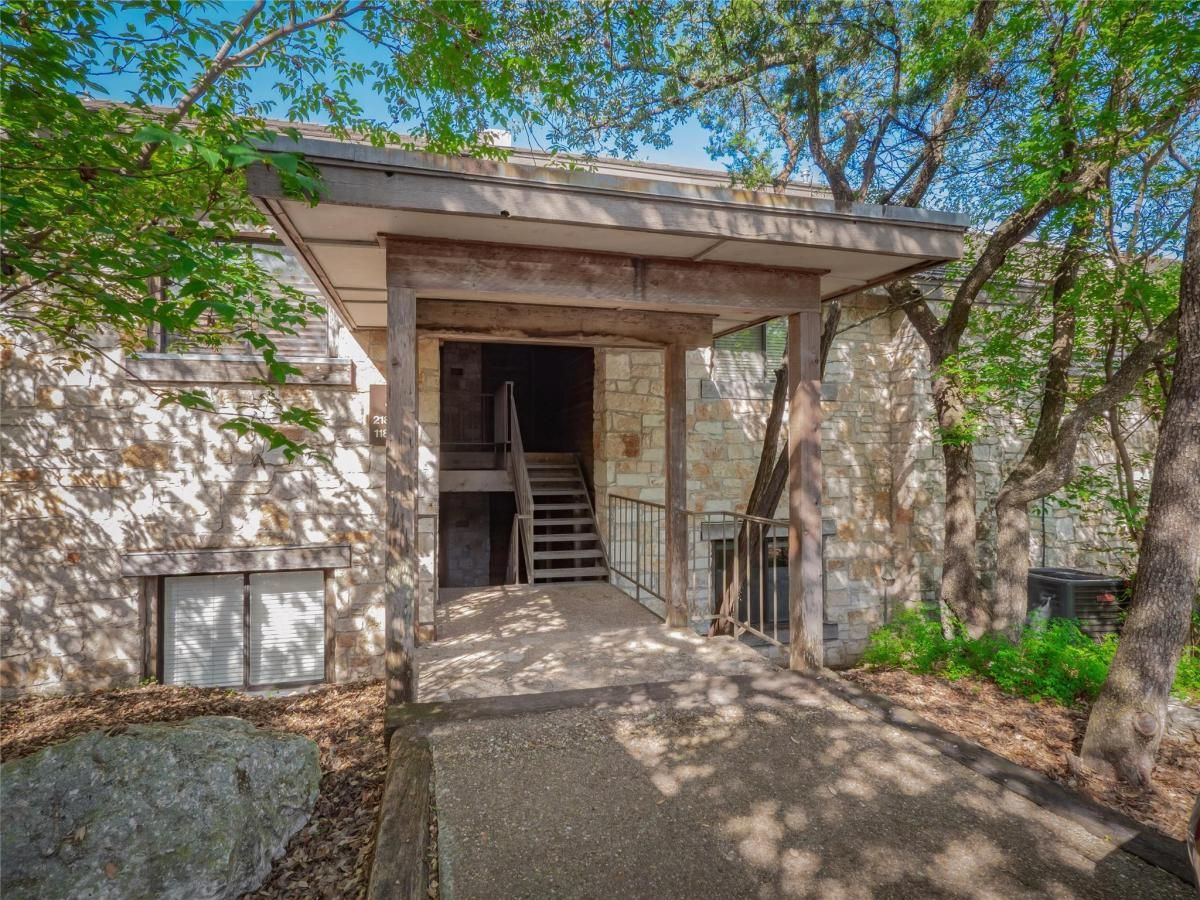 MLS #6899257 image #0