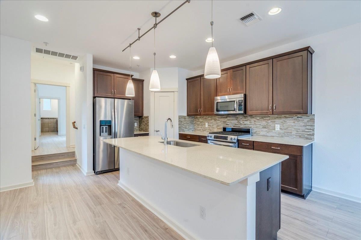 MLS #8071771 image #0