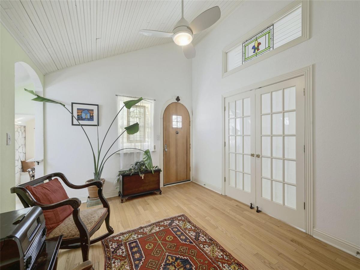 MLS #9763852 image #0