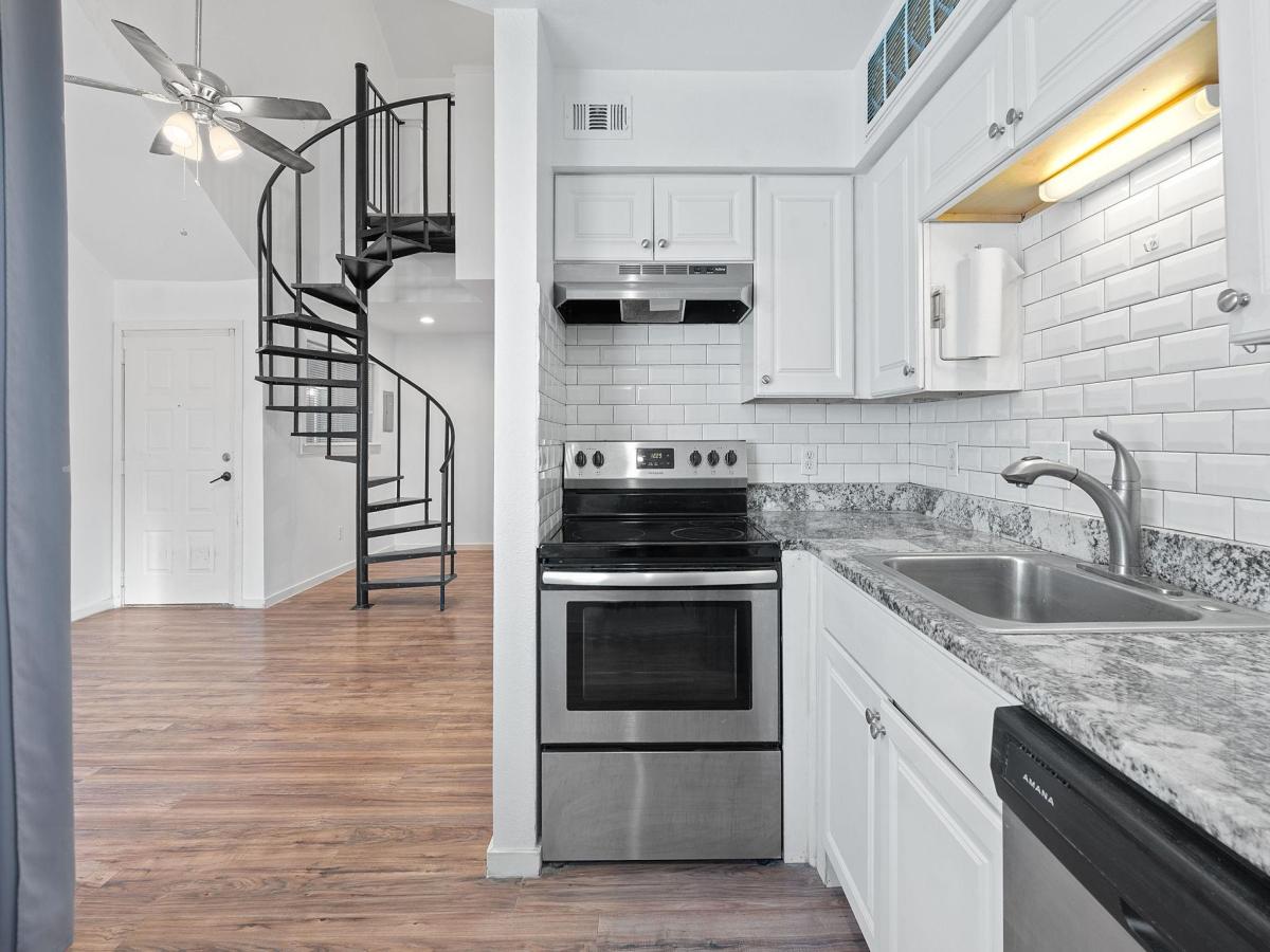 MLS #9871409 image #0