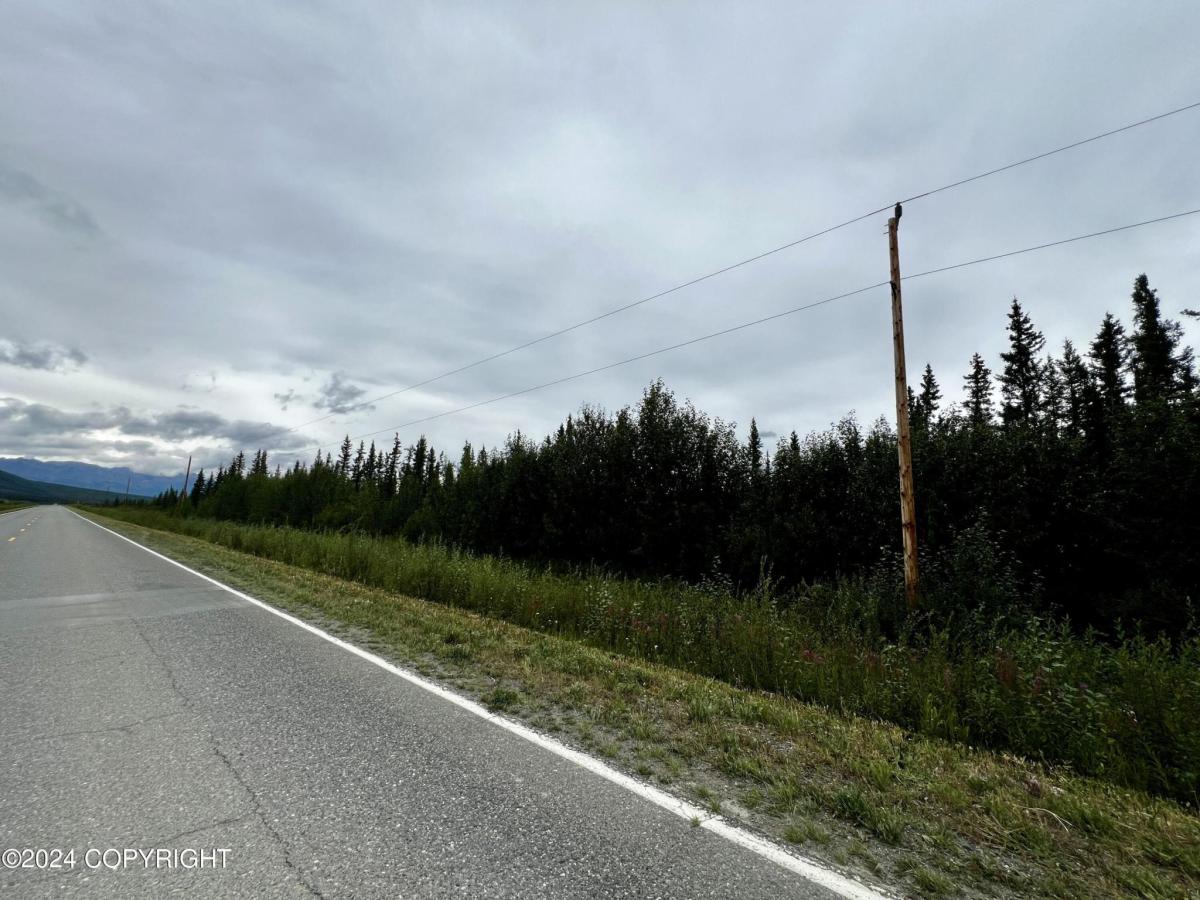 MLS #25-10161 image #0