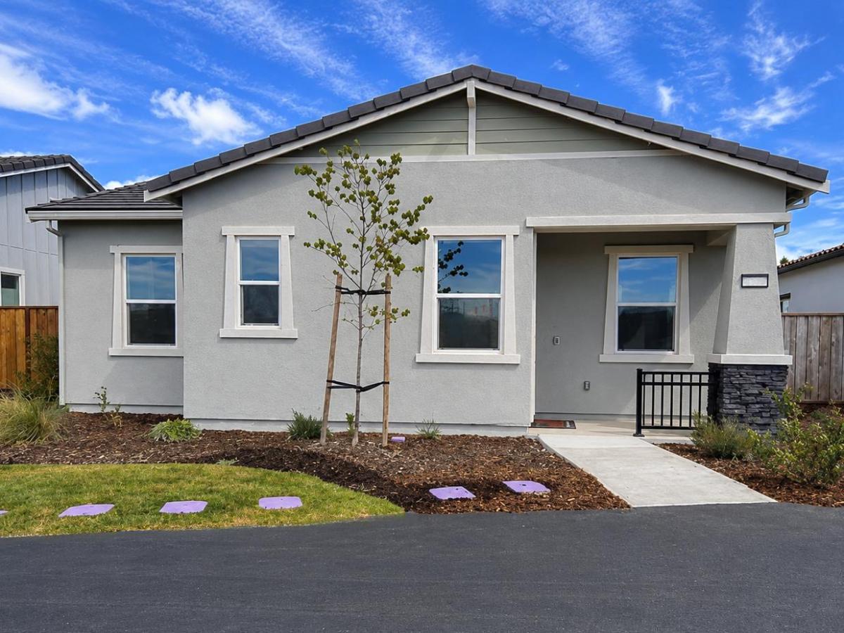 MLS #225143745 image #0