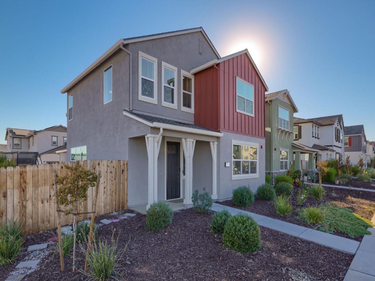 MLS #226076983 image #0