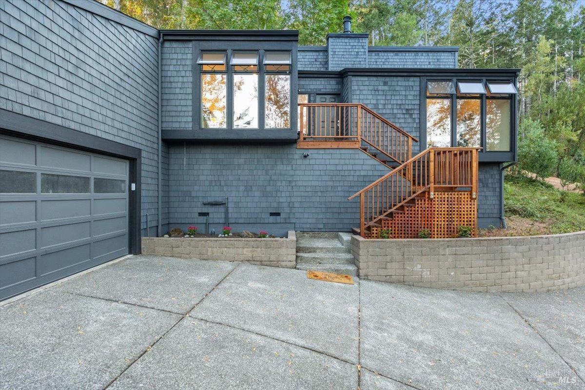 MLS #324080072 image #0