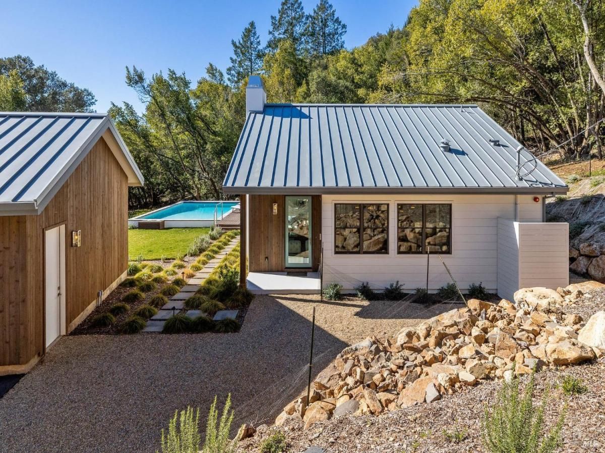 MLS #325006451 image #0