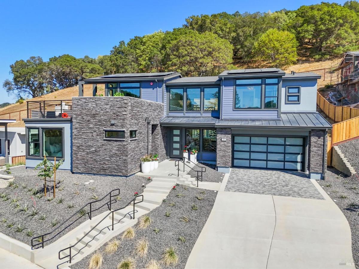 MLS #325007572 image #0