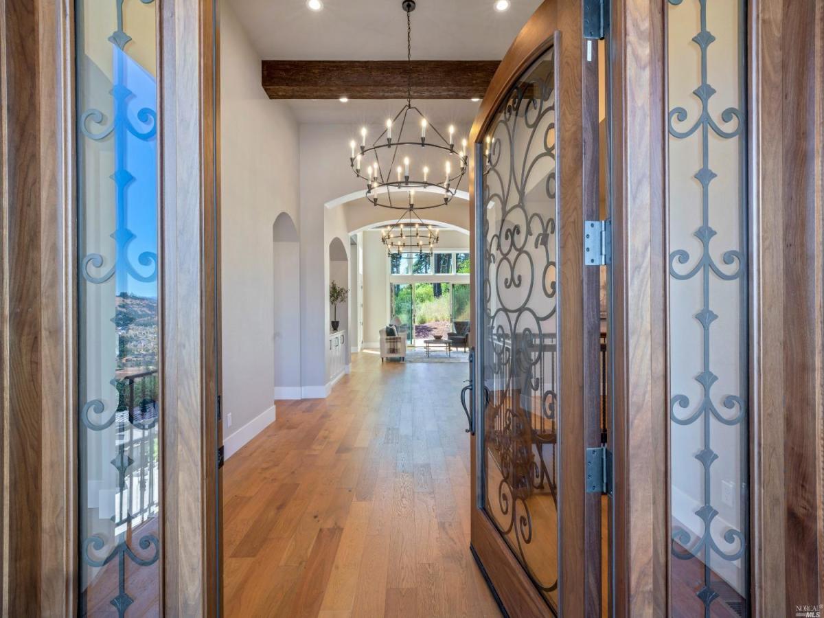 MLS #325010225 image #0