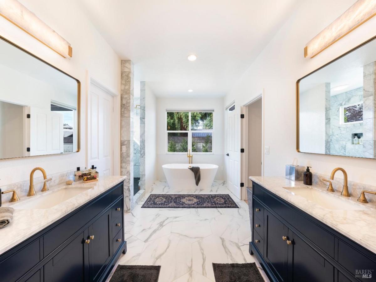 MLS #325015493 image #0