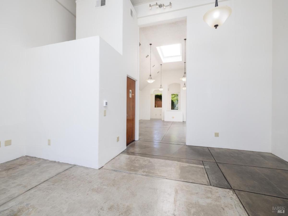 MLS #325020681 image #0