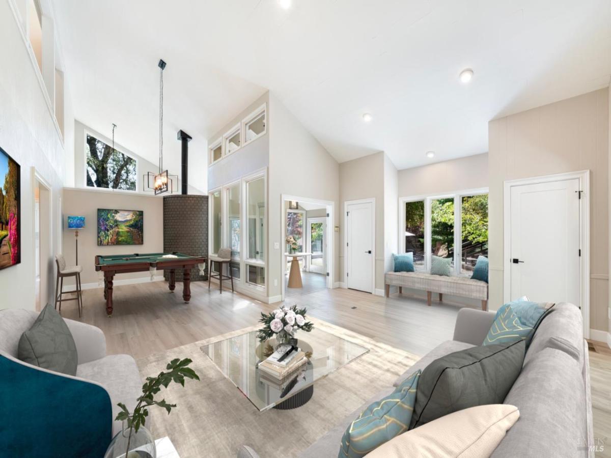 MLS #325030313 image #0