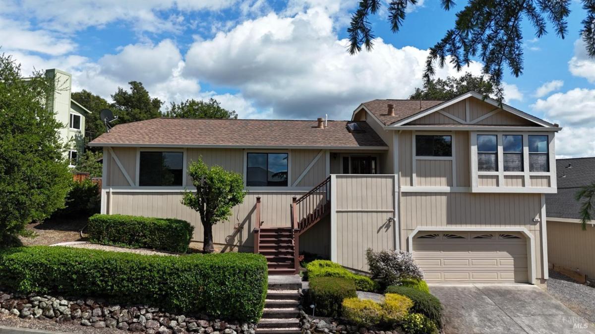 MLS #325033860 image #0