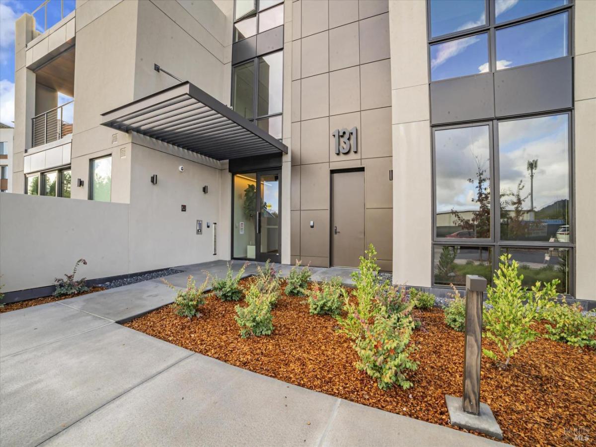 MLS #325040432 image #0