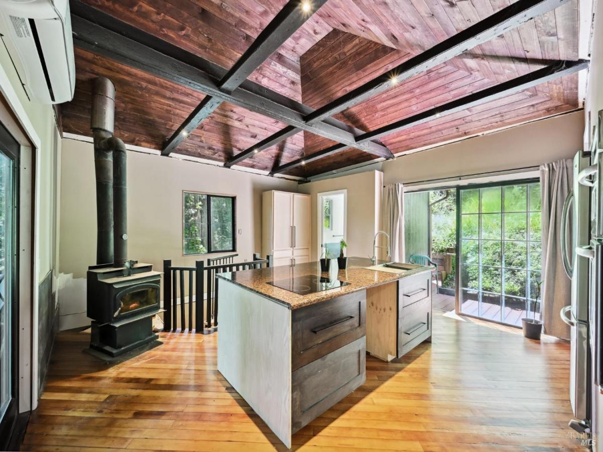 MLS #325040999 image #0
