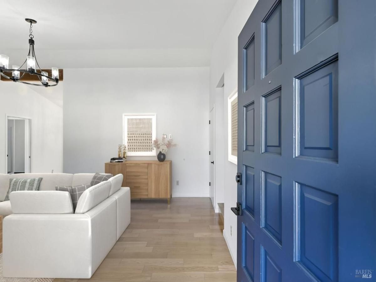 MLS #325044798 image #0