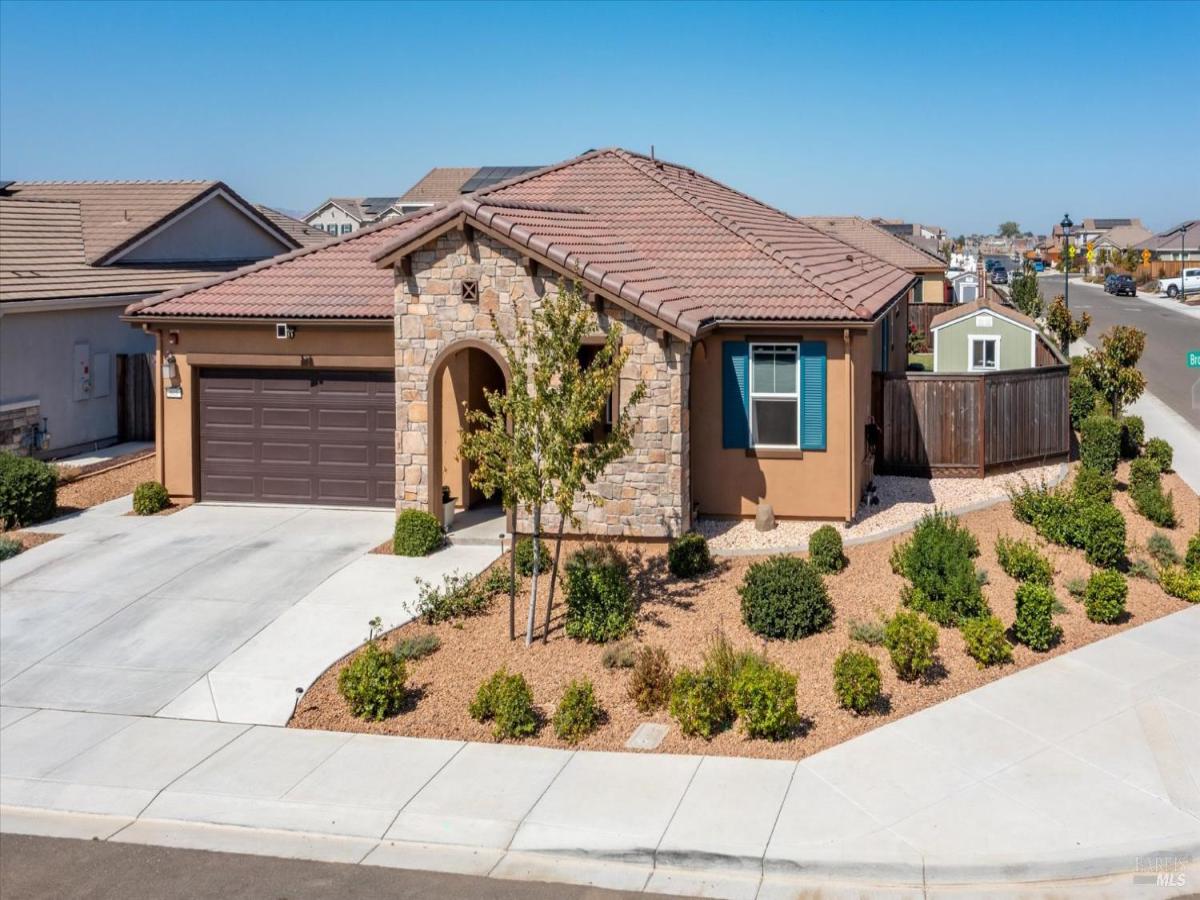 MLS #325055554 image #0