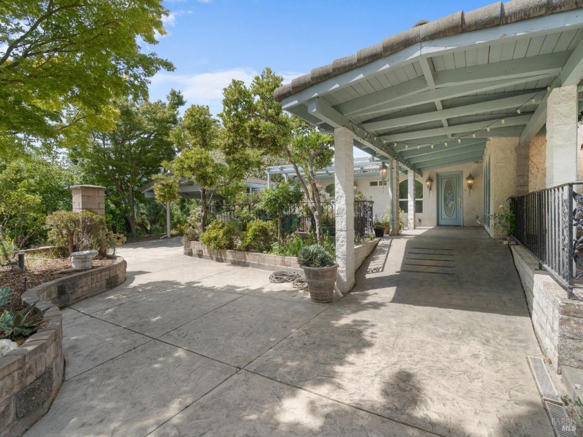 MLS #325057483 image #0