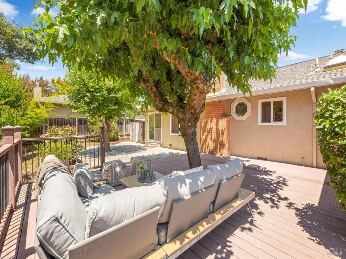 MLS #325057950 image #0