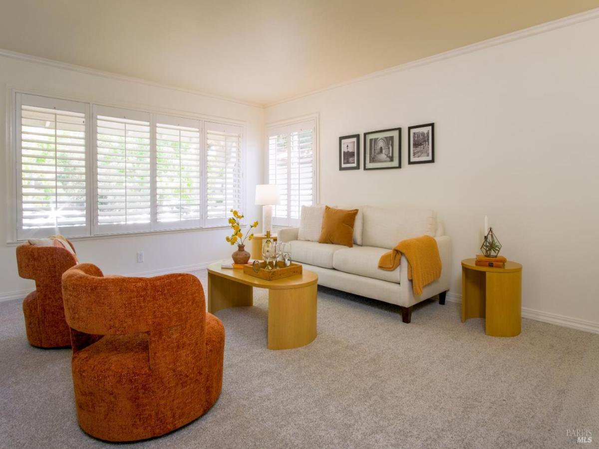 MLS #325060930 image #0