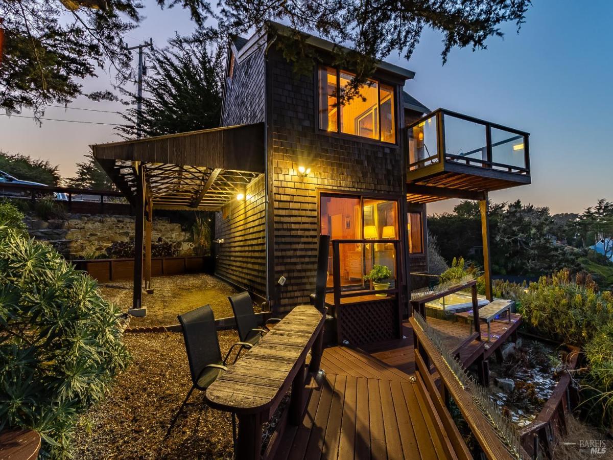 MLS #325061917 image #0